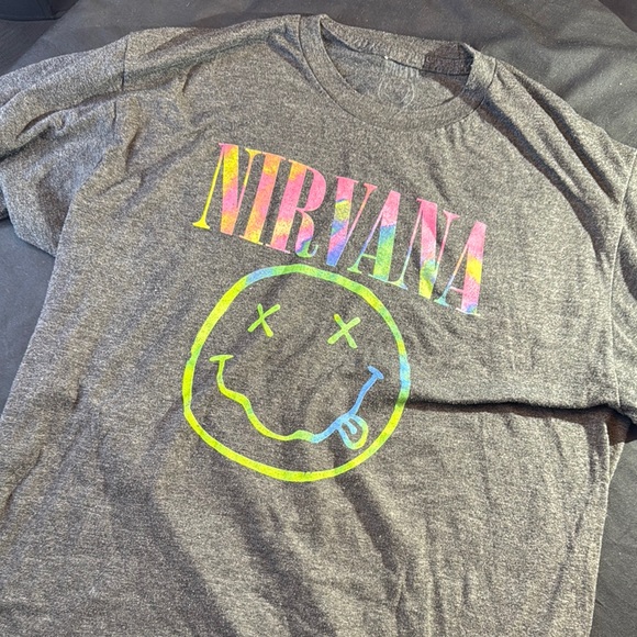 NIRVANA Gray Short Sleeve Tee Iconic Band Logo - Picture 1 of 5